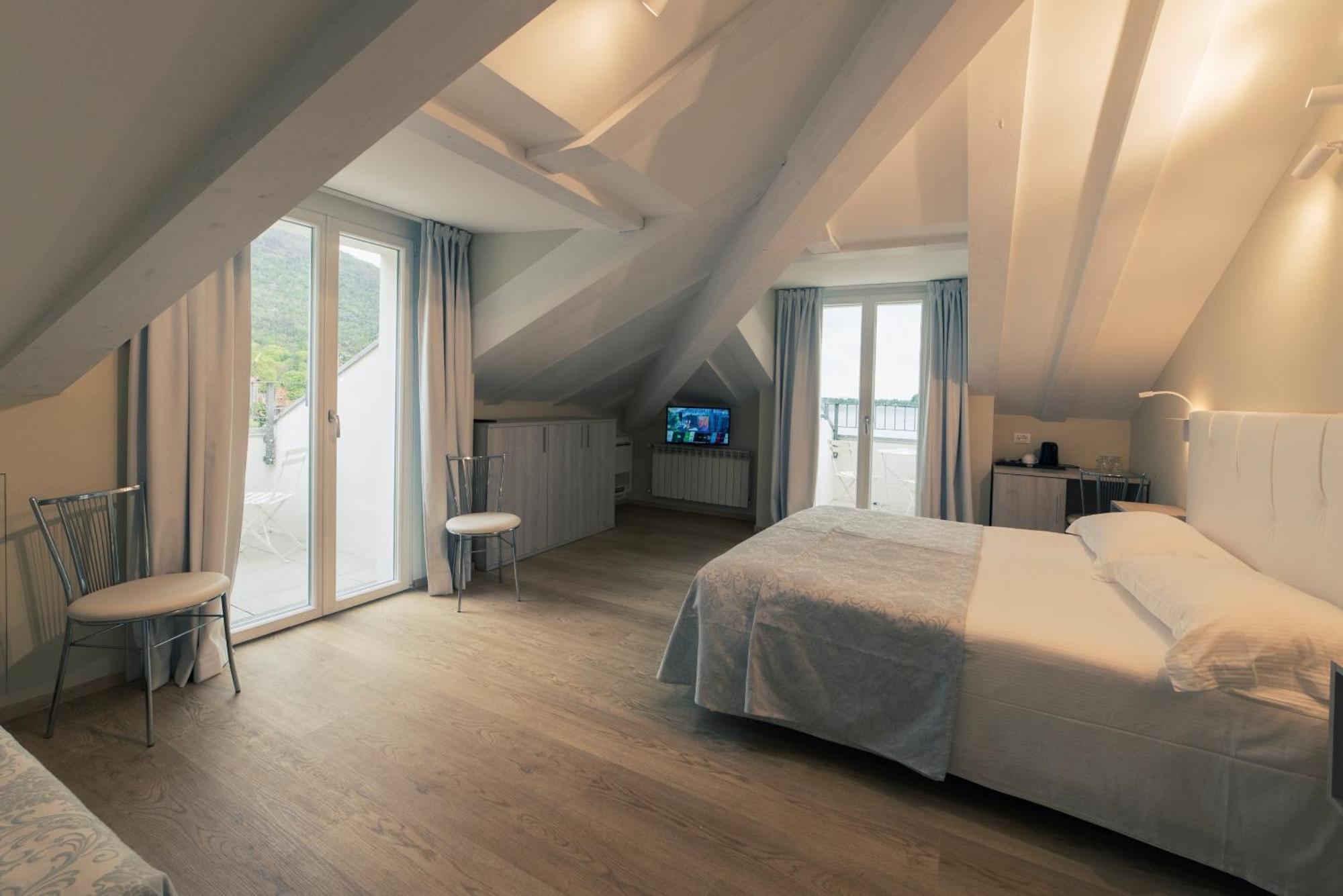Hotel Due Palme 메르고초 외부 사진