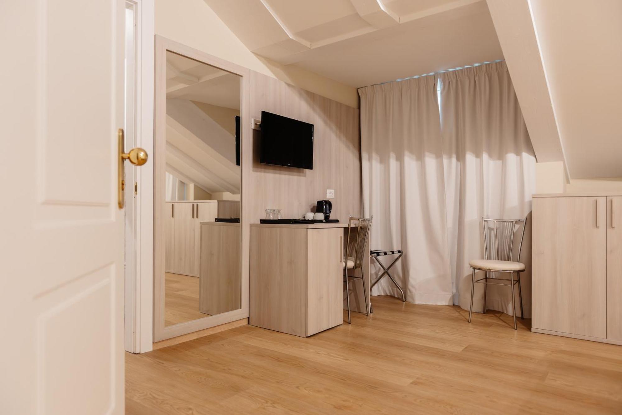 Hotel Due Palme 메르고초 외부 사진